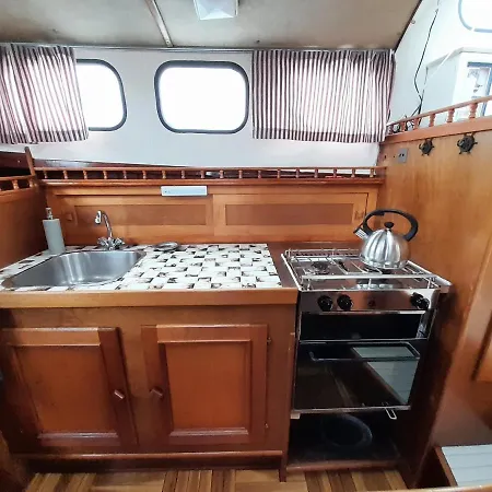 Bruno Boat - łódź Mieszkalna