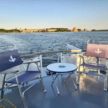 Ботель Bruno Boat - Lodz Mieszkalna Камень-Поморски