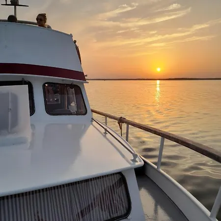 Bruno Boat - Lodz Mieszkalna Botel *